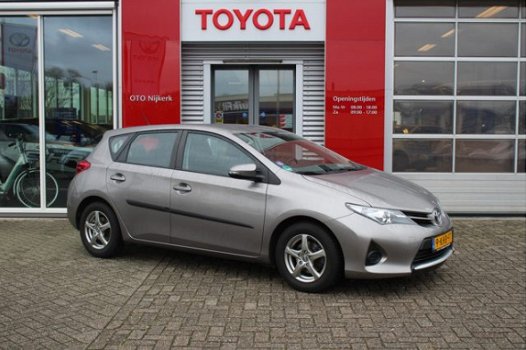 Toyota Auris - 1.3 Comfort met lichtmetalen velgen en trekhaak - 1