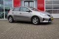 Toyota Auris - 1.3 Comfort met lichtmetalen velgen en trekhaak - 1 - Thumbnail