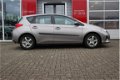 Toyota Auris - 1.3 Comfort met lichtmetalen velgen en trekhaak - 1 - Thumbnail