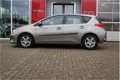 Toyota Auris - 1.3 Comfort met lichtmetalen velgen en trekhaak - 1 - Thumbnail