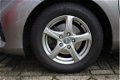 Toyota Auris - 1.3 Comfort met lichtmetalen velgen en trekhaak - 1 - Thumbnail