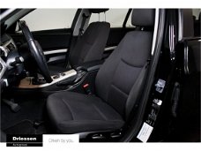 BMW 3-serie - 318i Corporate Lease Business Line (Navigatie - Parkeersensoren achter)