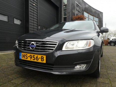 Volvo V70 - D2 120pk Classic Edition NAVIGATIE ZEER MOOI - 1