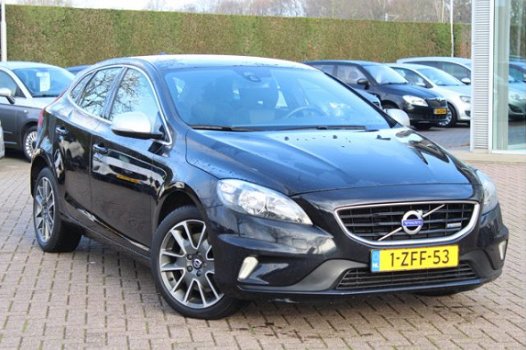 Volvo V40 - 2.0 D4 R-Design Business / Navigatie / Trekhaak / Cruise Control / PDC Achter / Climate - 1