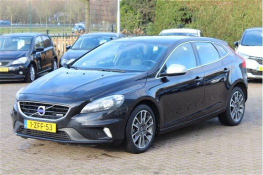 Volvo V40 - 2.0 D4 R-Design Business / Navigatie / Trekhaak / Cruise Control / PDC Achter / Climate - 1