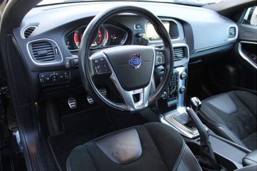 Volvo V40 - 2.0 D4 R-Design Business / Navigatie / Trekhaak / Cruise Control / PDC Achter / Climate - 1