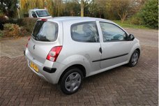 Renault Twingo - 1.2-16V Authentique Stuurbekrachtiging Nieuwe apk Airco Zilver