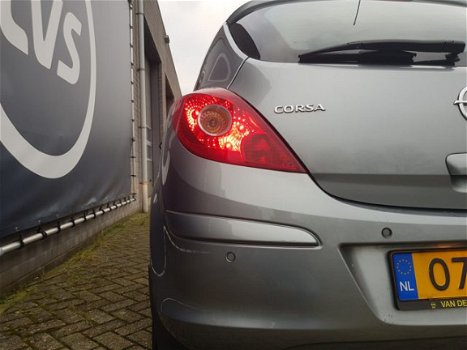 Opel Corsa - 1.4-16V Cosmo - AIRCO - CRUISECONTROLE - LM VELGEN - PARKEERSENSOREN ACHTER - 6 MAANDEN - 1