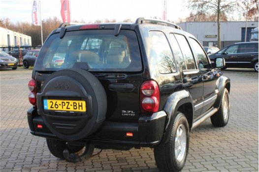 Jeep Cherokee - 3.7i V6 Limited Deze auto moet nog gereinigd worden. airco, radio cd speler, lederen - 1