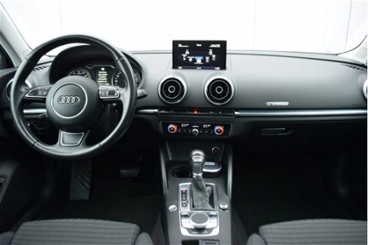 Audi A3 Sportback - 1.4 E-Tron Automaat Pro Line Plus Panoramadak, LED Koplampen, Sportstoelen, Full - 1