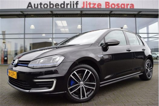 Volkswagen Golf - 1.4 TSi DSG GTE LED Koplampen, Sportstoelen, Full Map Navi, Trekhaak, EX. BTW - 1