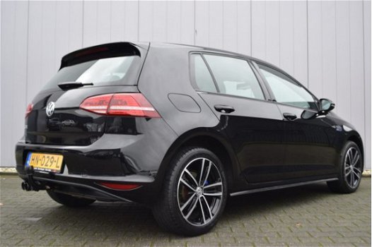 Volkswagen Golf - 1.4 TSi DSG GTE LED Koplampen, Sportstoelen, Full Map Navi, Trekhaak, EX. BTW - 1