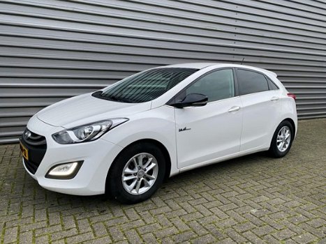 Hyundai i30 - 1.6 GDI Go Navi, Camera Cruise - 1