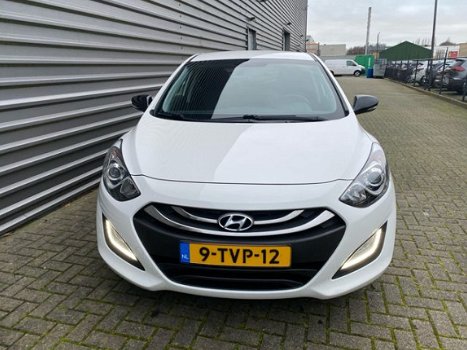 Hyundai i30 - 1.6 GDI Go Navi, Camera Cruise - 1