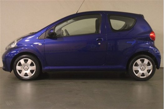 Toyota Aygo - 1, 0 - 1