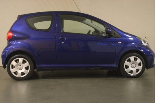 Toyota Aygo - 1, 0 - 1