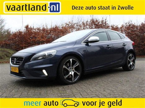 Volvo V40 - 2.0 D3 5-cillinder Summum R-Design [ xenon panorama ] - 1