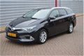 Toyota Auris Touring Sports - 1.8 Hybrid Lease pro o.a: Panoramadak, Pdc voor/achter, Led verl., Cam - 1 - Thumbnail