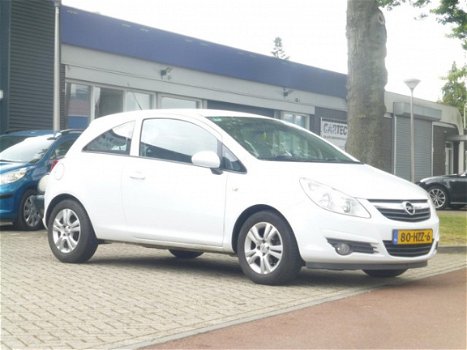 Opel Corsa - 1.2-16V Edition automaat apk tot 13-4-2020 - 1