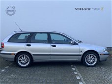 Volvo V40 - 2.0 136PK Automaat Dynamic