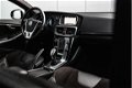 Volvo V40 - T4 180pk R-Design Intro-line | Panoramadak | Verw. voorruit - 1 - Thumbnail