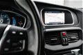 Volvo V40 - T4 180pk R-Design Intro-line | Panoramadak | Verw. voorruit - 1 - Thumbnail