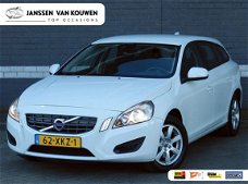 Volvo V60 - 1.6 DRIVE KINETIC / NAVI / TREKHAAK