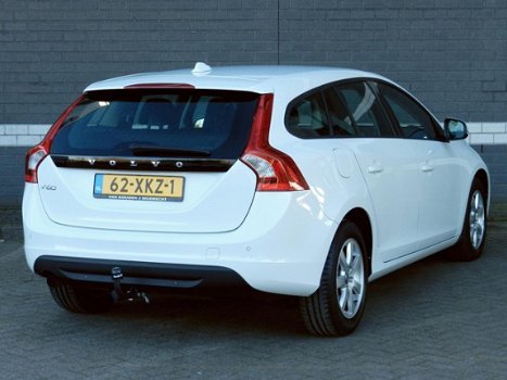 Volvo V60 - 1.6 DRIVE KINETIC / NAVI / TREKHAAK - 1