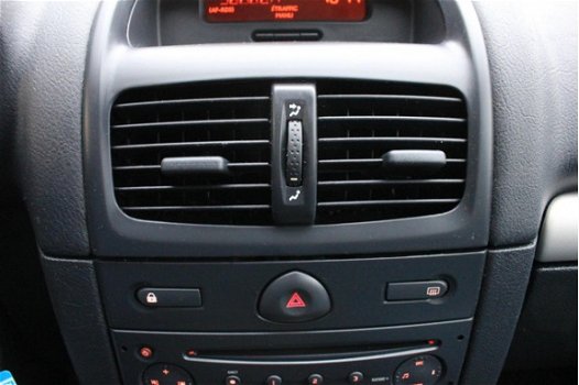 Renault Clio - 1.4 16V 5-DRS Comfort - 1