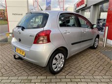 Toyota Yaris - 1.3 16V VVT-I 5DR