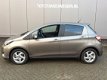 Toyota Yaris - 1.5 Hybrid 74pk 5D CVT Energy 6600 km - 1 - Thumbnail