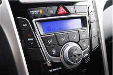 Hyundai i30 - 1.6 GDi Go | Navigatie | Climate control | Cruise control | Achteruitrijcamera |