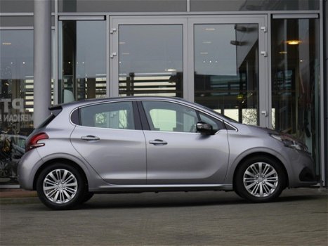 Peugeot 208 - 1.2 82pk Blue Lease Allure | Navigatie | lichtmetalen velgen | Parkeer sensoren | Blue - 1