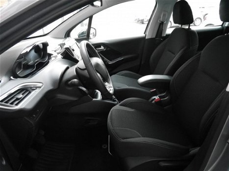 Peugeot 208 - 1.2 82pk Blue Lease Allure | Navigatie | lichtmetalen velgen | Parkeer sensoren | Blue - 1