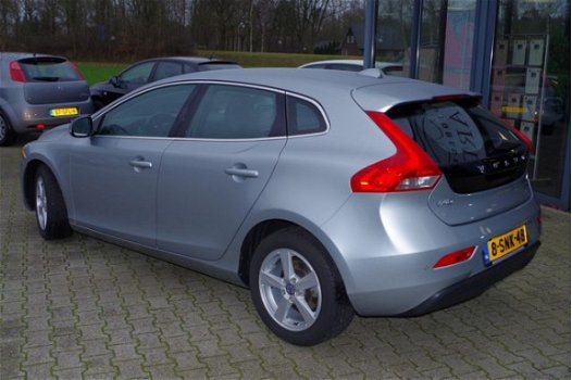 Volvo V40 - 1.6 D2 Momentum NAVI, PDC, CAMERA - 1