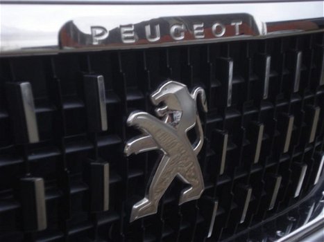 Peugeot 2008 - 1.2 PURETECH ALLURE - 1