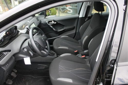 Peugeot 208 - 1.2 VTi Envy *CLIMATE CONTROL*PARKEERHULP*CRUISE CONTROL*NAVIGATIE* | NEFKENS DEAL | - 1