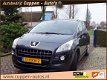 Peugeot 3008 - 1.6 THP Première trekhaak, airco 140.000km - 1 - Thumbnail