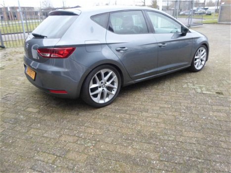 Seat Leon - 2.0 TDI FR NAVI CRUISE Mooie Auto met alle opties - 1