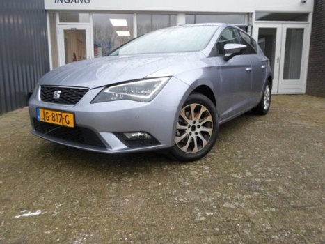 Seat Leon - 1.6 TDI Style Connect Navi Cruise Zeer mooie auto met lederen interieur - 1