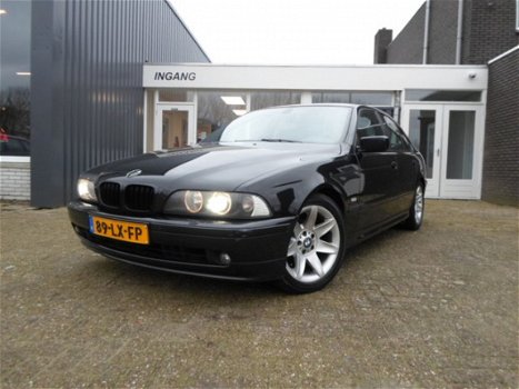 BMW 5-serie - 525d Lifestyle Edition Zeer mooie auto met navigatie en leer - 1