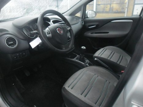 Fiat Punto Evo - 1.3 M-Jet Dynamic DISTRUBITIE GEBROKEN.AIRCO, 5DEURS - 1