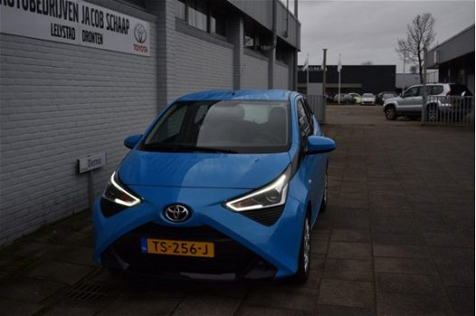Toyota Aygo - 1.0 VVT-i x-play 5240 KM in Nieuwstaat Airco Parkeercamera - 1