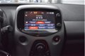 Toyota Aygo - 1.0 VVT-i x-play 5240 KM in Nieuwstaat Airco Parkeercamera - 1 - Thumbnail