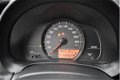 Toyota Yaris - 1.0 VVT-i Now Leuke Yaris 5 drs Airco LM velgen - 1 - Thumbnail