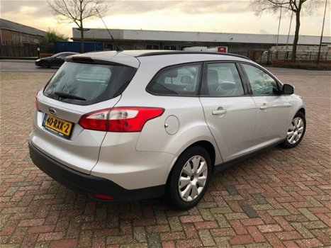 Ford Focus Wagon - 1.6 TI-VCT Trend 2011 - 1