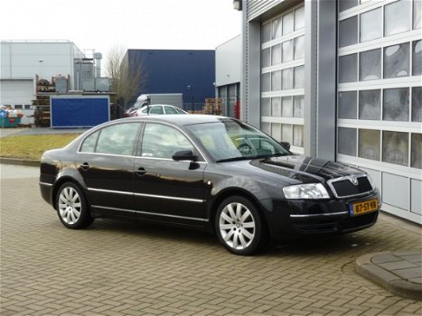 Skoda Superb - 1.8 T Comfort bj.2006 Leder | Navi | Automaat - 1