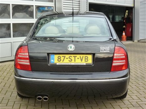 Skoda Superb - 1.8 T Comfort bj.2006 Leder | Navi | Automaat - 1