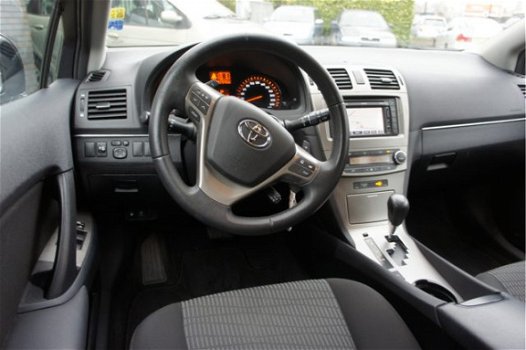 Toyota Avensis Wagon - 1.8 VVTi Automaat/Bluetooth/Camera/Navigatie/Trekhaak - 1