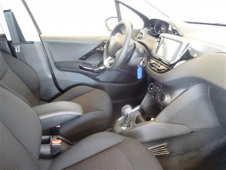 Peugeot 208 - 110 Aut. PureTech Signature | Connect 3D Navigatie | Airco | Metaalkleur | Privacy Gla - 1